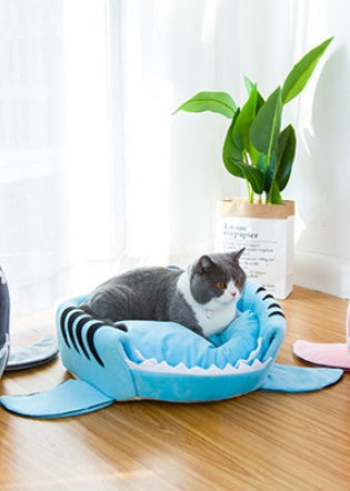Shark-Themed Pet Bed for Cats & Small Dogs