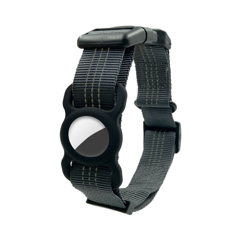 Sleek Collar with Hidden AirTag Slot for 24/7 Peace of Mind!